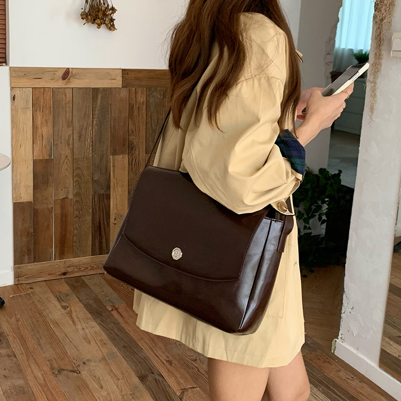 Luxury Bags Vintage - CGCBAG Vintage Lage Capacity Messenger Bag